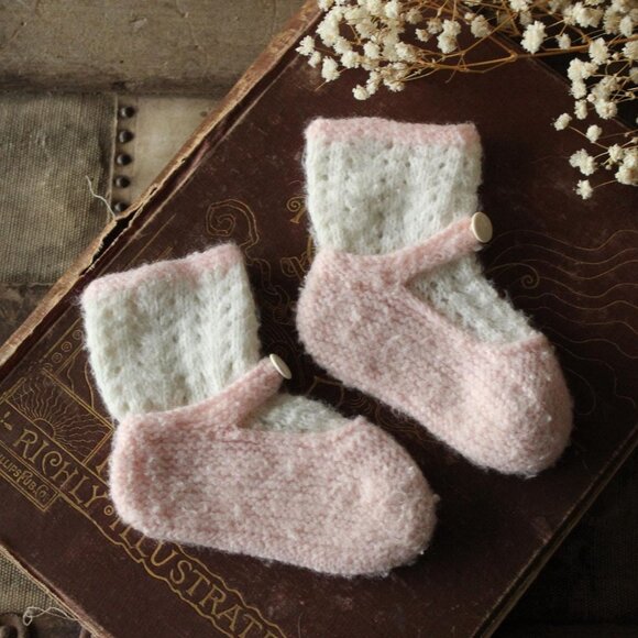 Vintage 1950s Baby Booties, Infant Girls Knit White With Pink Trim Shoes Layette - Picture 1 of 10